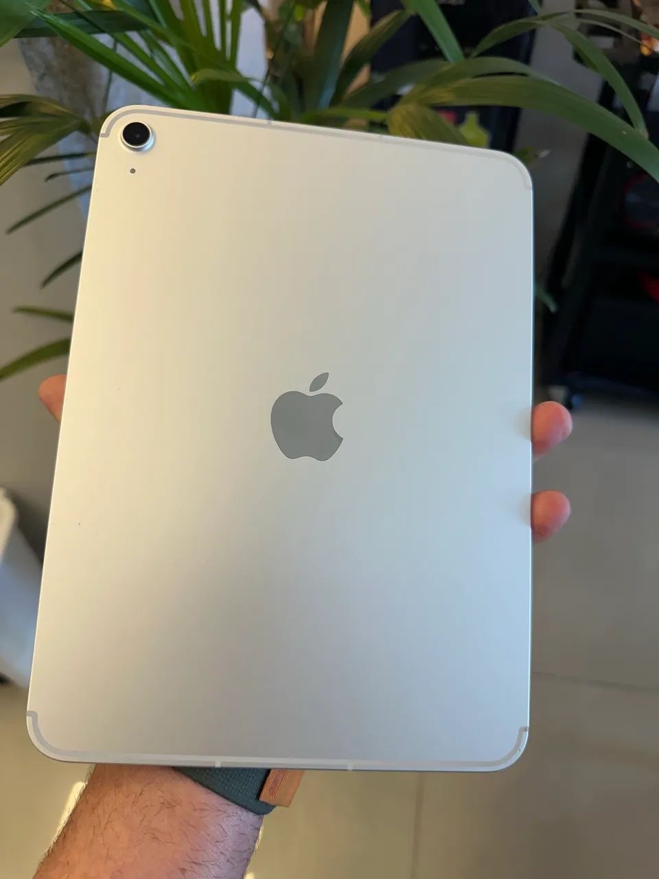 Vendo iPad 11 modelo A16 WI FI + Celular 256 GB 