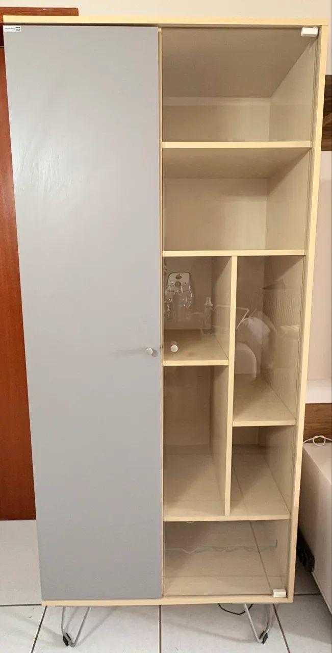 Armário multiuso / Cristaleira