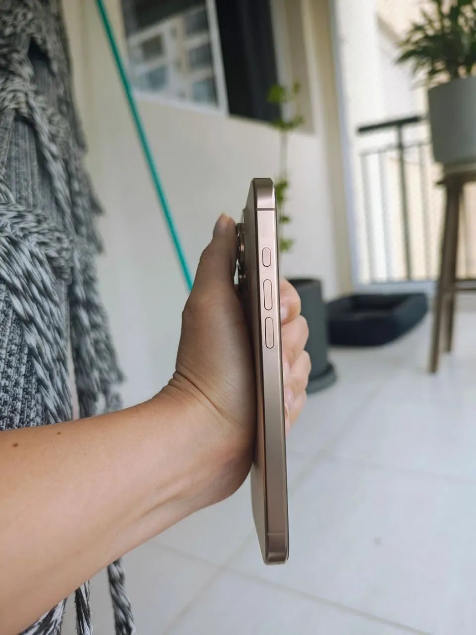 iPhone 16 Pro - Foto 2