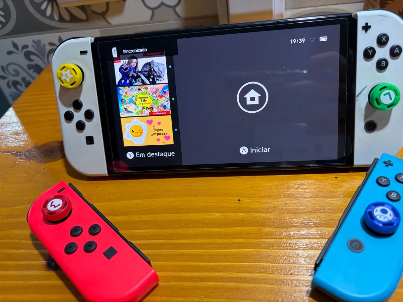 Nintendo Switch Oled + par de joycons extra + acessórios inclusos+