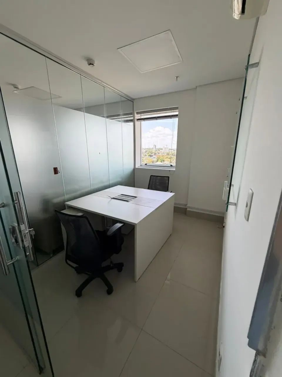 Sala para Locação no Cristal Office