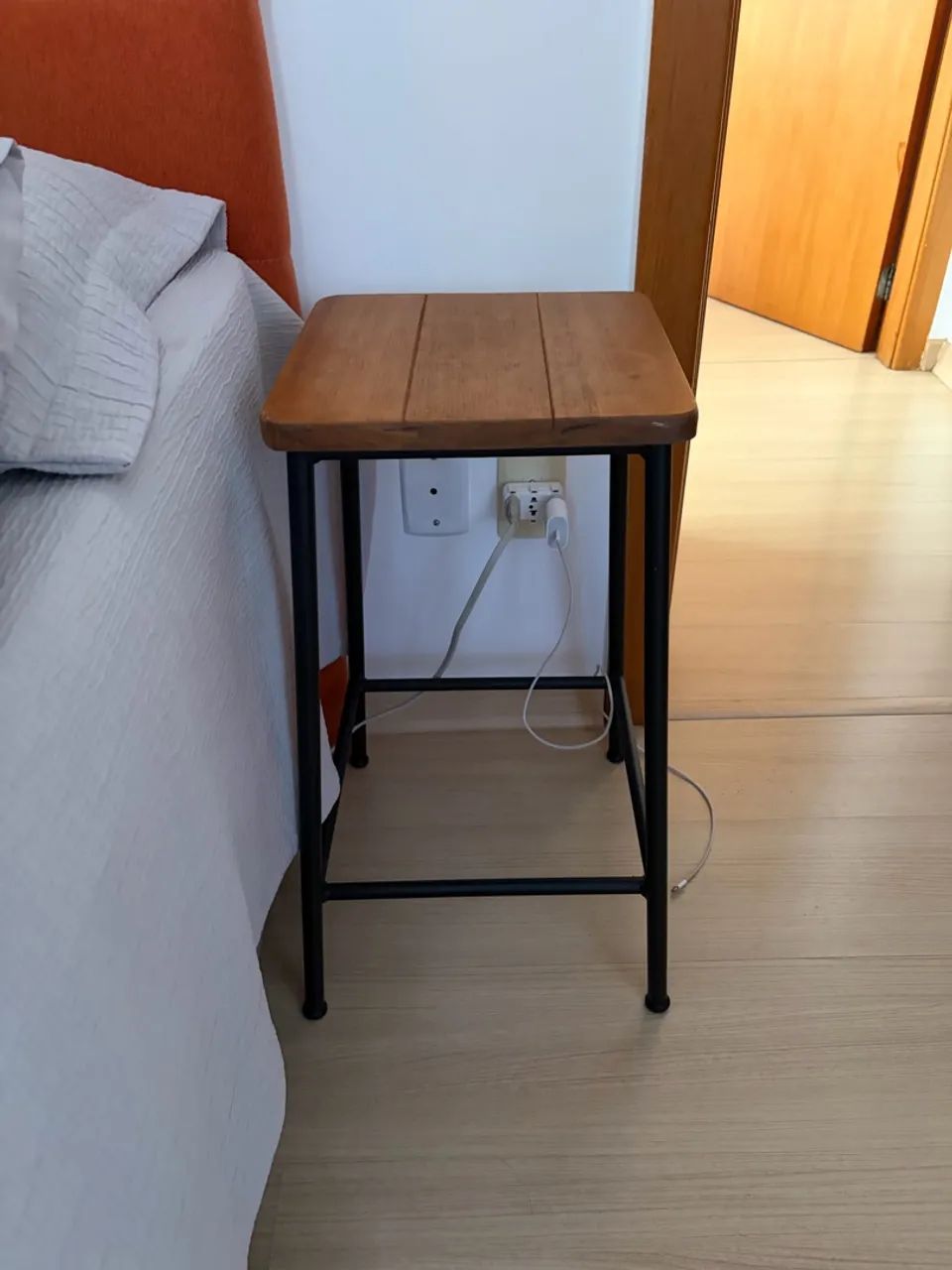 Conjunto mesa de cabeceira - Foto 2