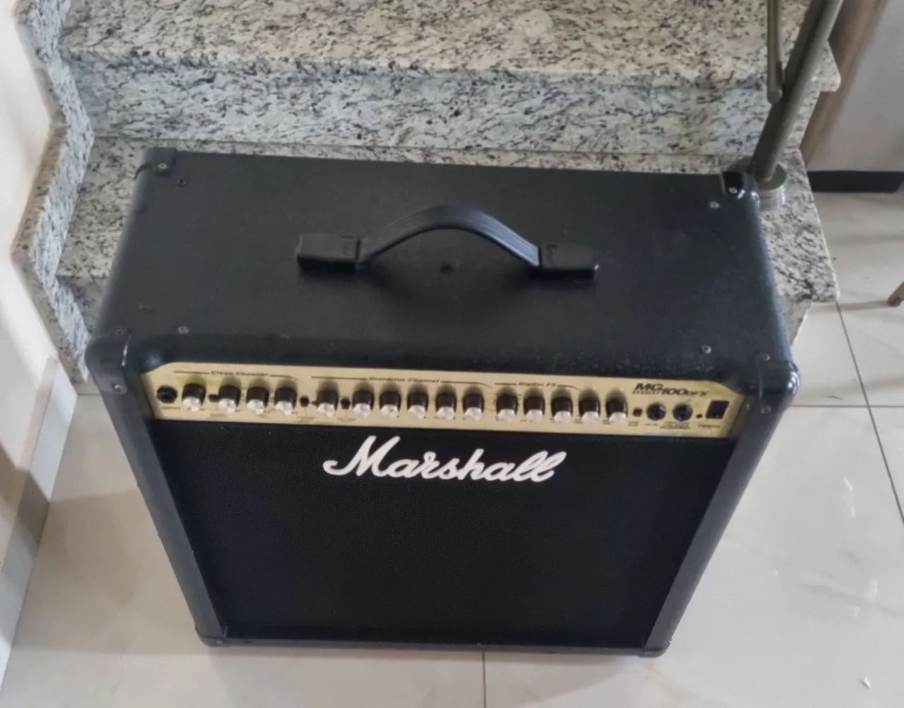 Marshall mg100dfx