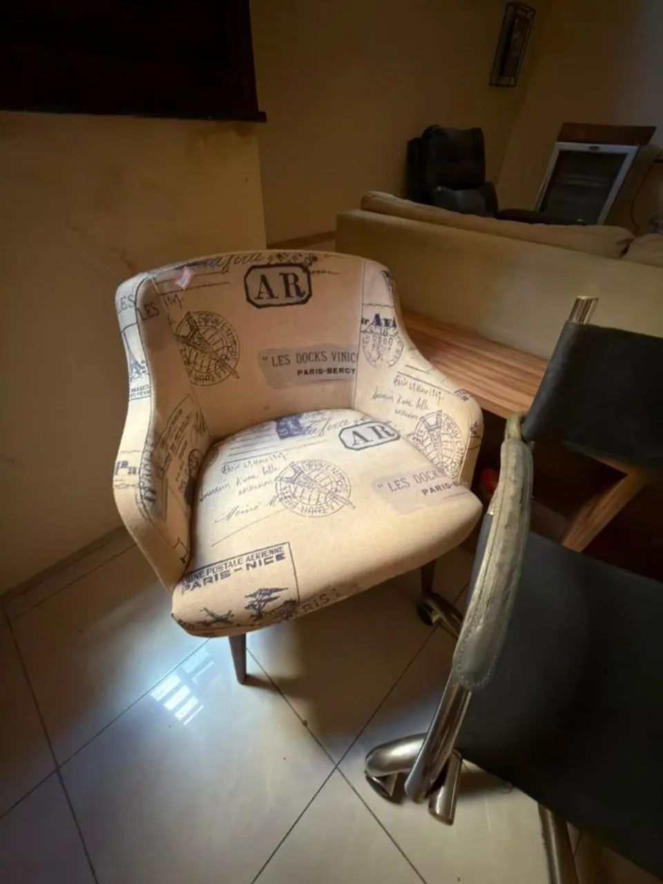 Poltrona Decorativa Retrô Pés Palito (Estampa Paris / Vintage) - Foto 4