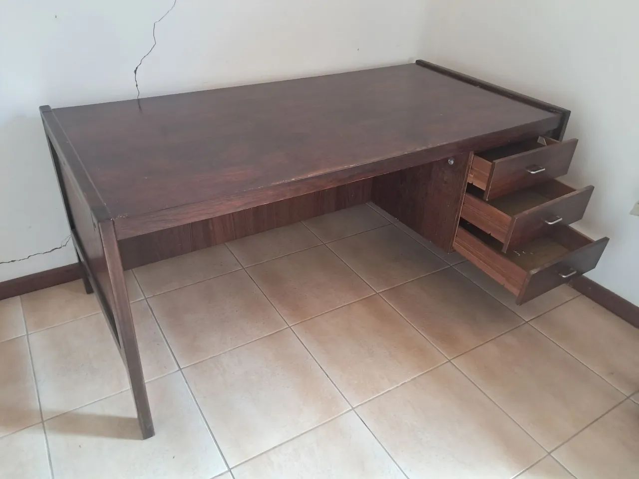 Escrivaninha de madeira antiga - Foto 3