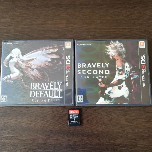 Bravely Default + Bravely Second + Bravely Default II + Manual e Panfletos