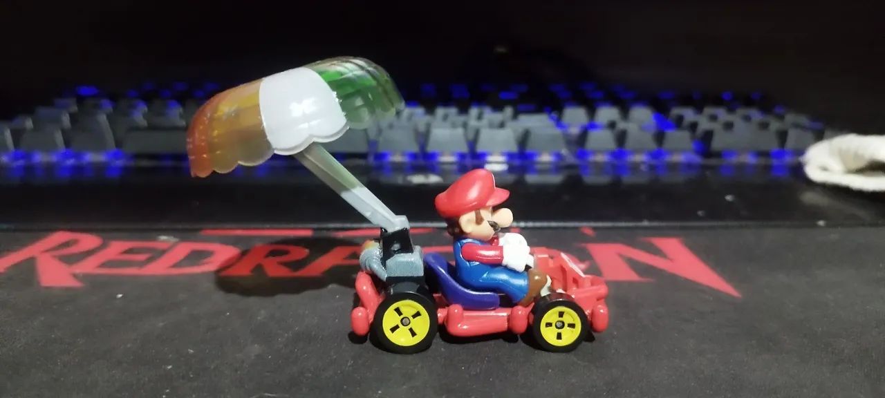 Hotwheels Mario Kart - Mario Pipe Frame - com Parachute glider - Foto 4