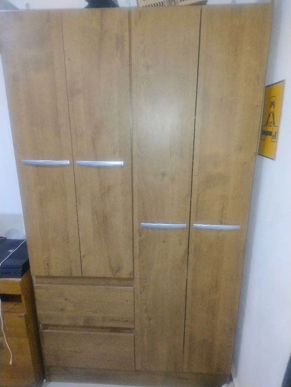 GUARDA ROUPA 4 PORTAS 