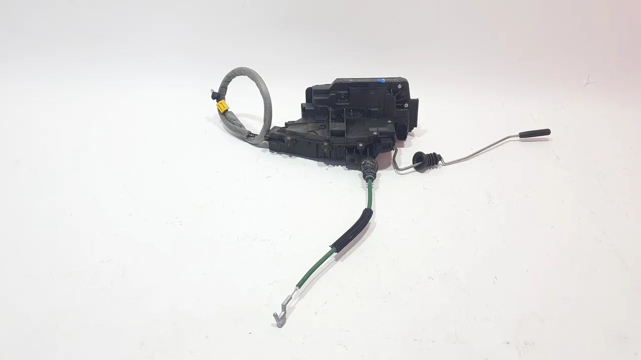 Fechadura Porta Traseira Direita C180 W205 2015 A 2018 - Foto 6
