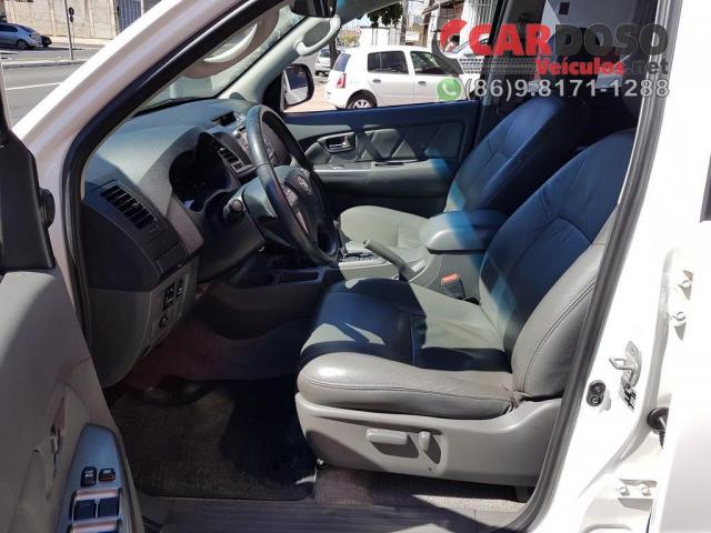 Hilux SRV - Único dono - Estado de 0Km - Foto 2