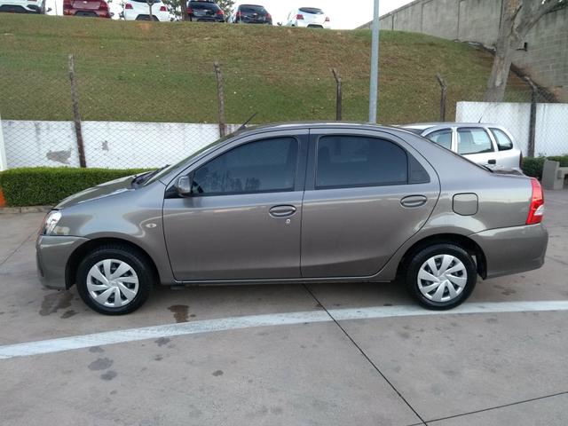 Etios Sedan 2108 XS Automatic - Foto 7