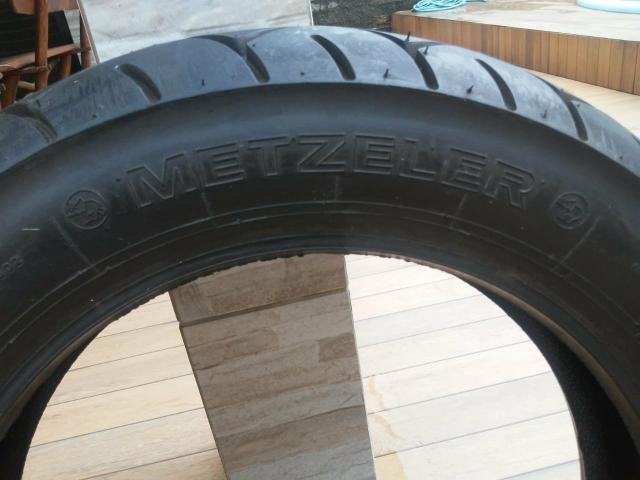 Vendo pneu de moto
