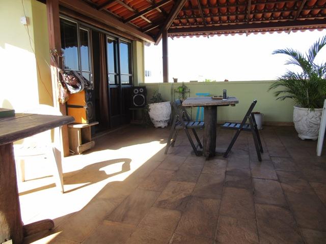 Excelente casa com 03 pavimentos! - Foto 14