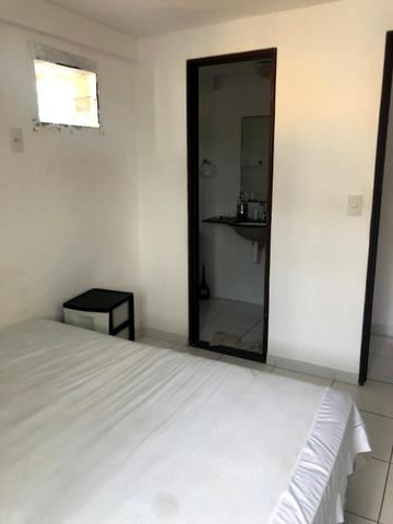 Lindo apartamento mobiliado quarto e sala area nobre de Jatiuca - 2 qds praia - Foto 11