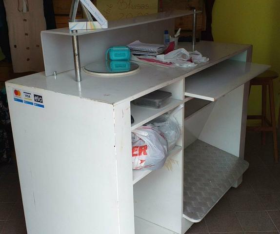 Vendo balcão apenas marca de uso