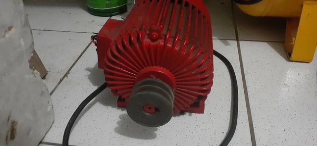 Motor compressor trifásico