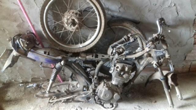 Vende-se sucata de uma CG 125, 99