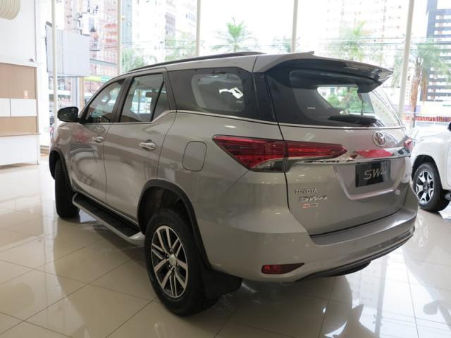 TOYOTA SW4 DSL 4X4 SRX AT 5S 19/20 - Foto 4