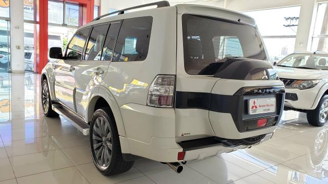 Pajero full hpe 3.2 4x4 diesel 5p aut - Foto 13