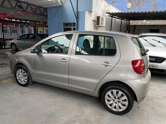 Volkswagen Fox 2012 1.6 completo de tudo - Foto 4