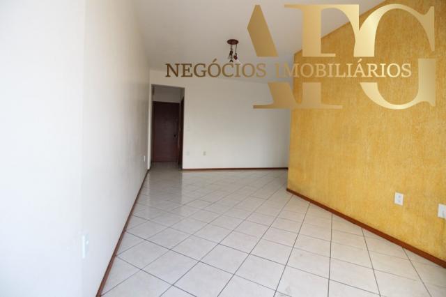 Apartamento com 3 dormitórios 1 suíte com elevador e sacada, próximo ao trevo de Barreiros - Foto 4