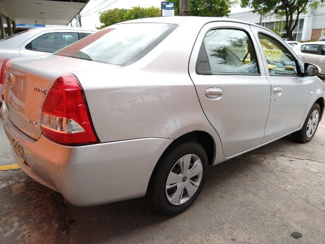 Etios X 1.5 2017 Completo + ipva 2020 + Financiamos e aceitamos troca - Foto 6