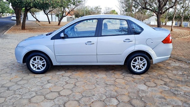 FIESTA SEDAN