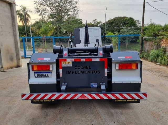 EQUIPAMENTO ROLL ON ROLL OFF DR25
