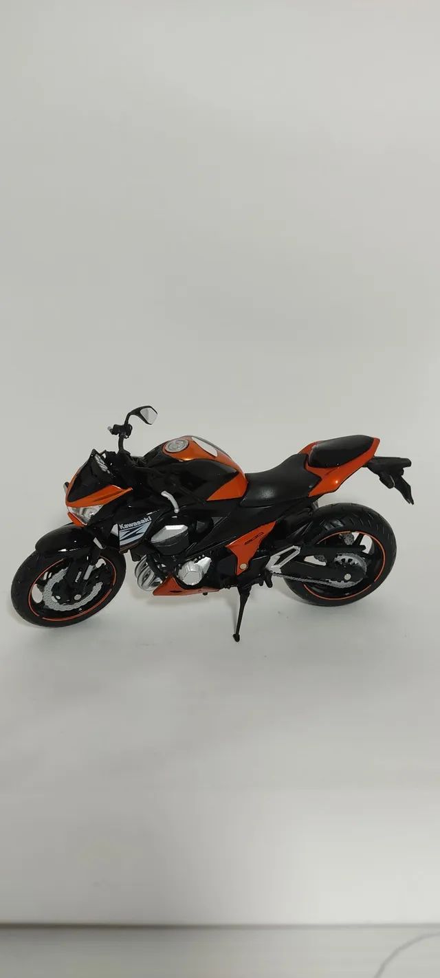 Kawasaki de brinquedo escala 1:12  - Foto 4