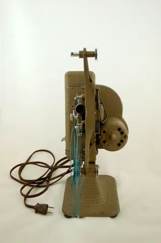 Projetor 8mm Keystone K70 funcionando - anterior ao Super 8 - Foto 3