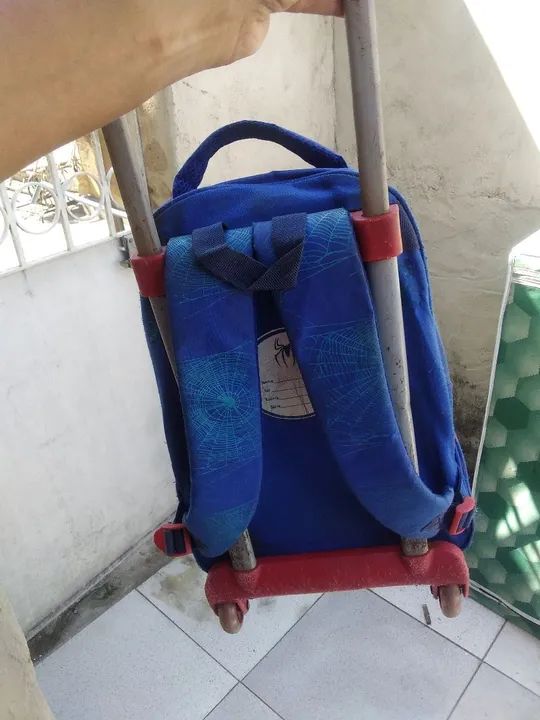 Mochila de rodinhas homem aranha  - Foto 4