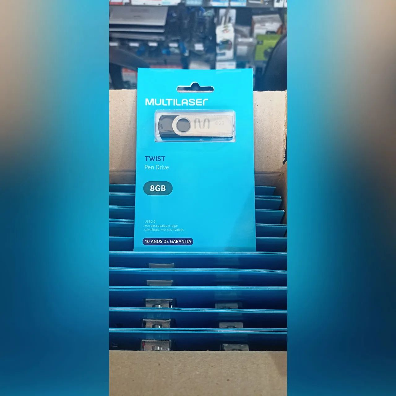 Pendrive Twist 8Gb Multi (Honestidade e Qualidade Distribuidora JK Eletrônicos)