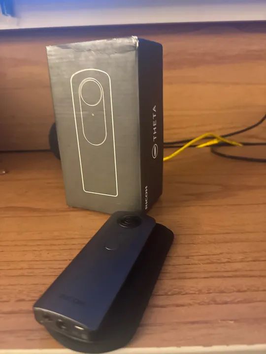 Câmera 360° RICOH THETA Ricoh theta v 360 4k aceito trocas e cartão - Foto 4