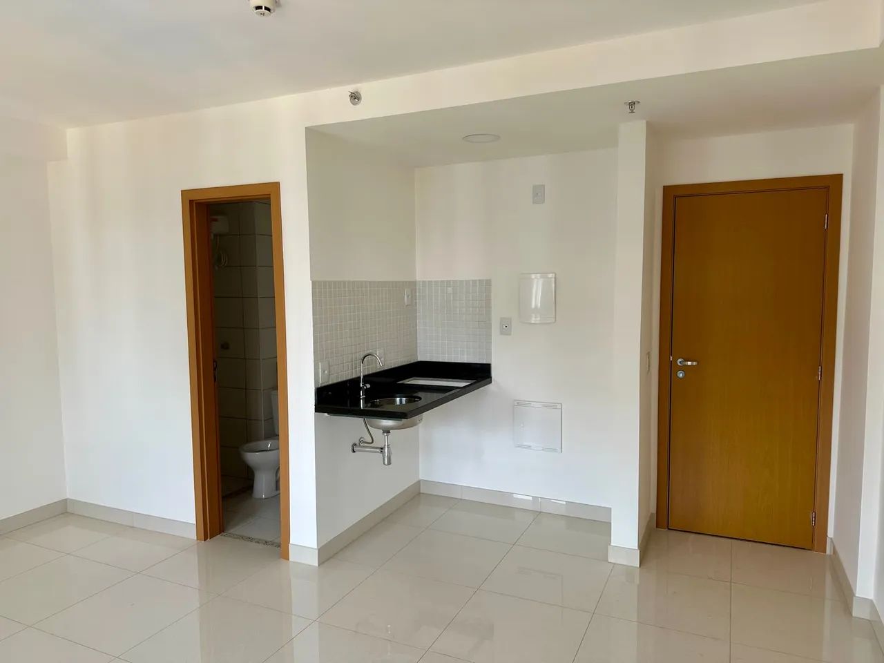 Vendo excelente ap no Venice, Park Sul, 26,16m2. Vista para piscina. 9º andar.