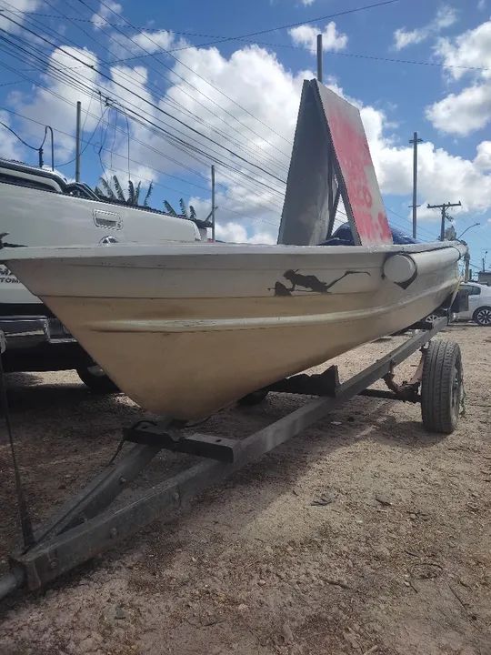 Barco de fibra em ótimo estado