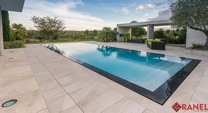 Revestimento para borda de piscina