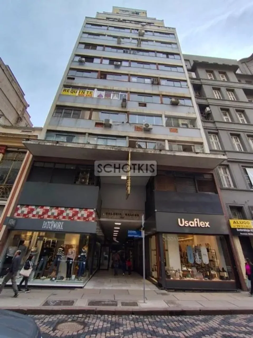IMOBILIÁRIA SCHOTKIS ALUGA SALA COMERCIAL NA RUA DOS ANDRADAS NA GALERIA MALCON, 24º ANDAR