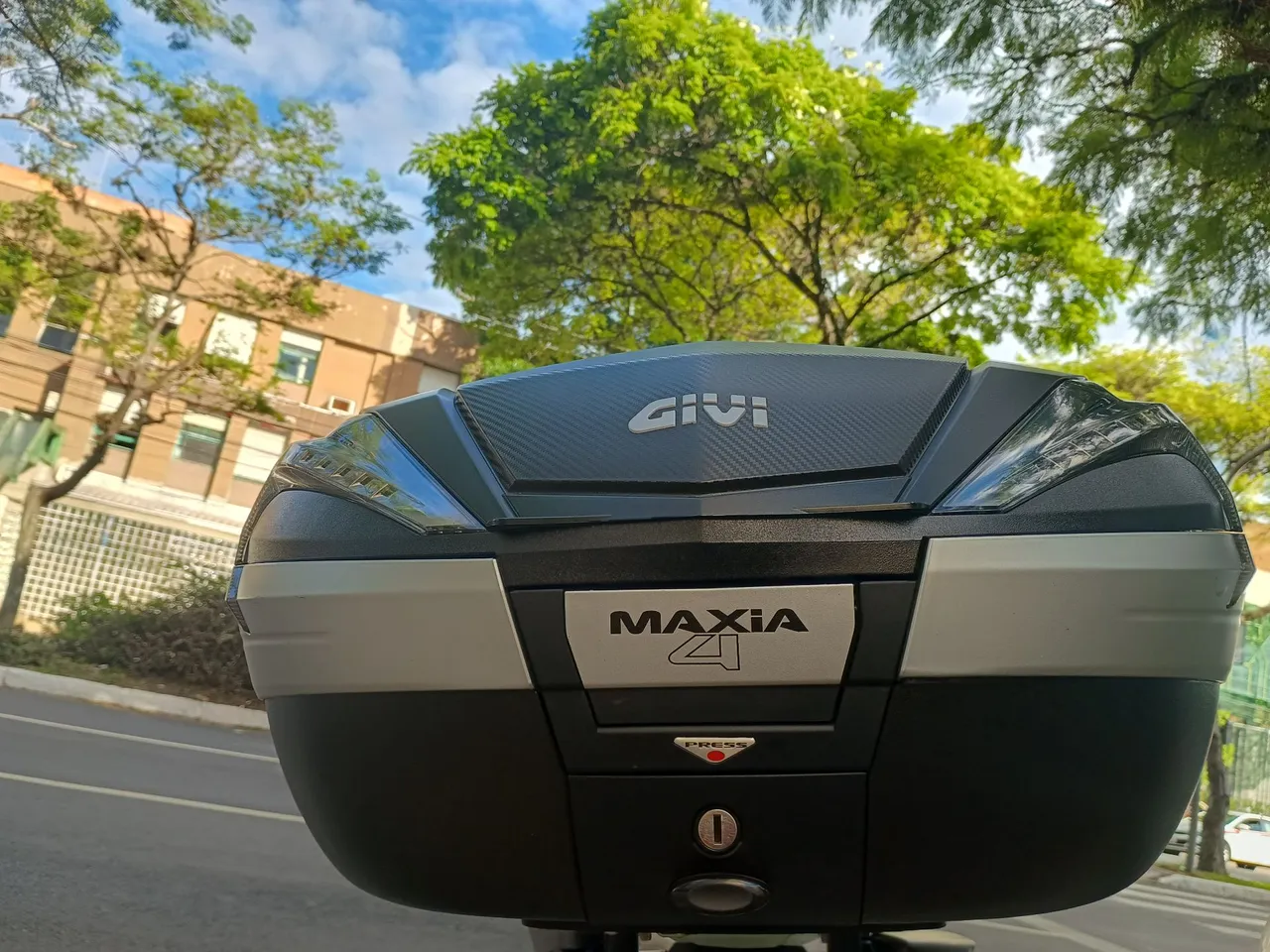 Bau Givi Maxia 4 - Preto