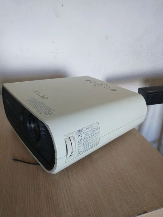 PROJETOR SONY EM OERFEUTO ESTADO - Foto 5