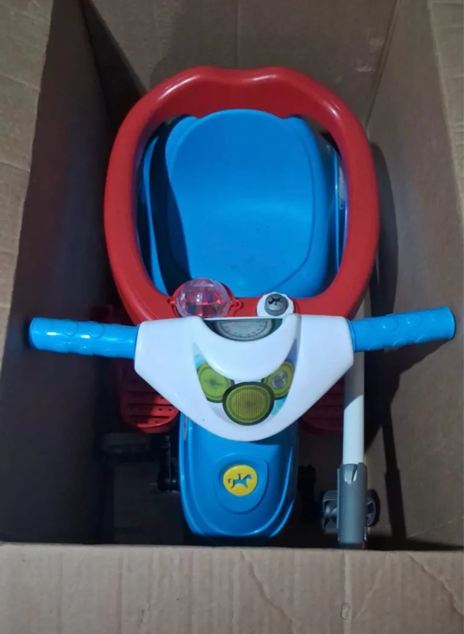 Triciclo Infantil/velocipede / carrinho de bebê