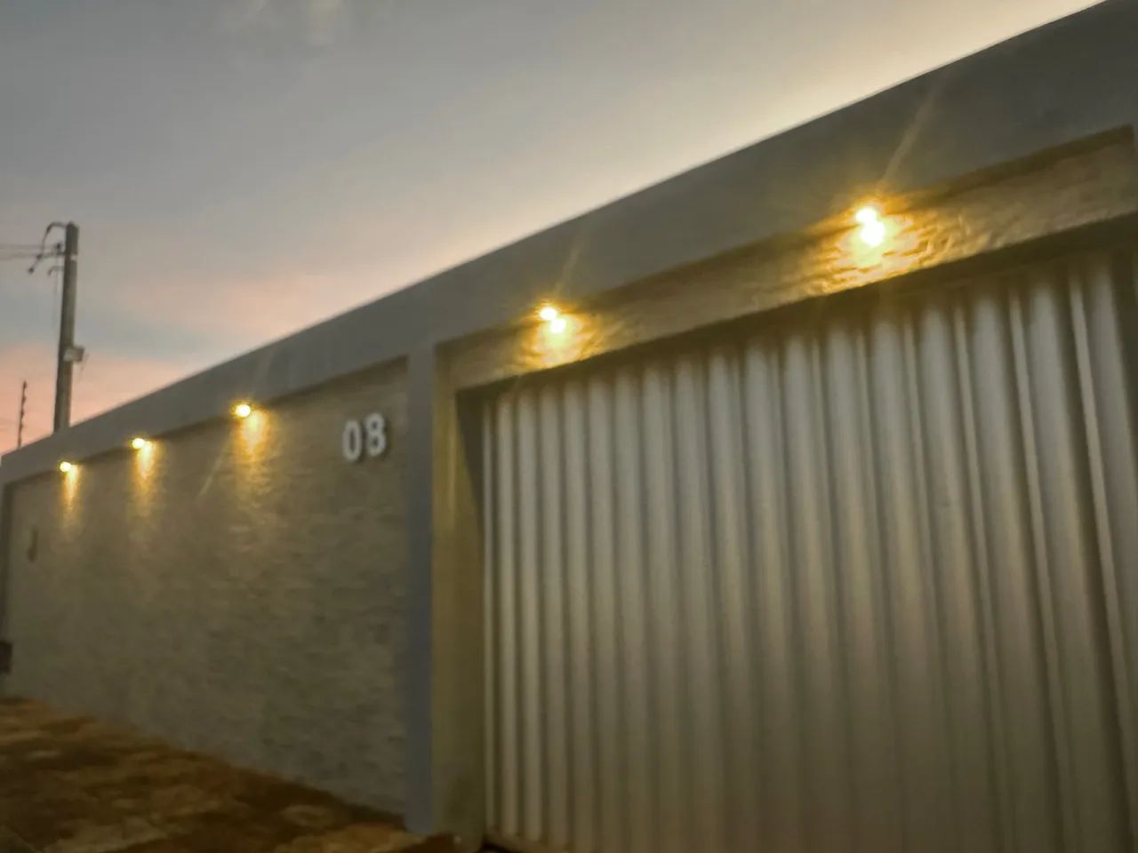 OPORTUNIDADE! CASA EM CONDOMÍNIO FECHADO 3/4 SENDO 1 SUÍTE - SOMBRA
