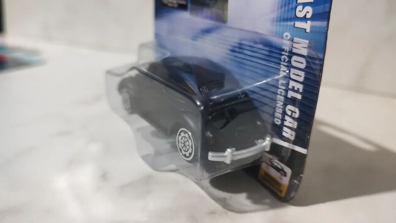 Kit com 2 Miniaturas - Volkswagen Fusca e Kool Kombi - Foto 4