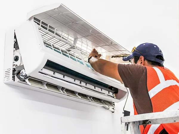 Instalação de ar condicionado de 12 BTUs a 36 BTUs
