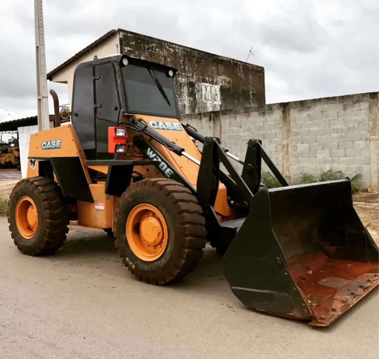 Pá carregadeira w20E