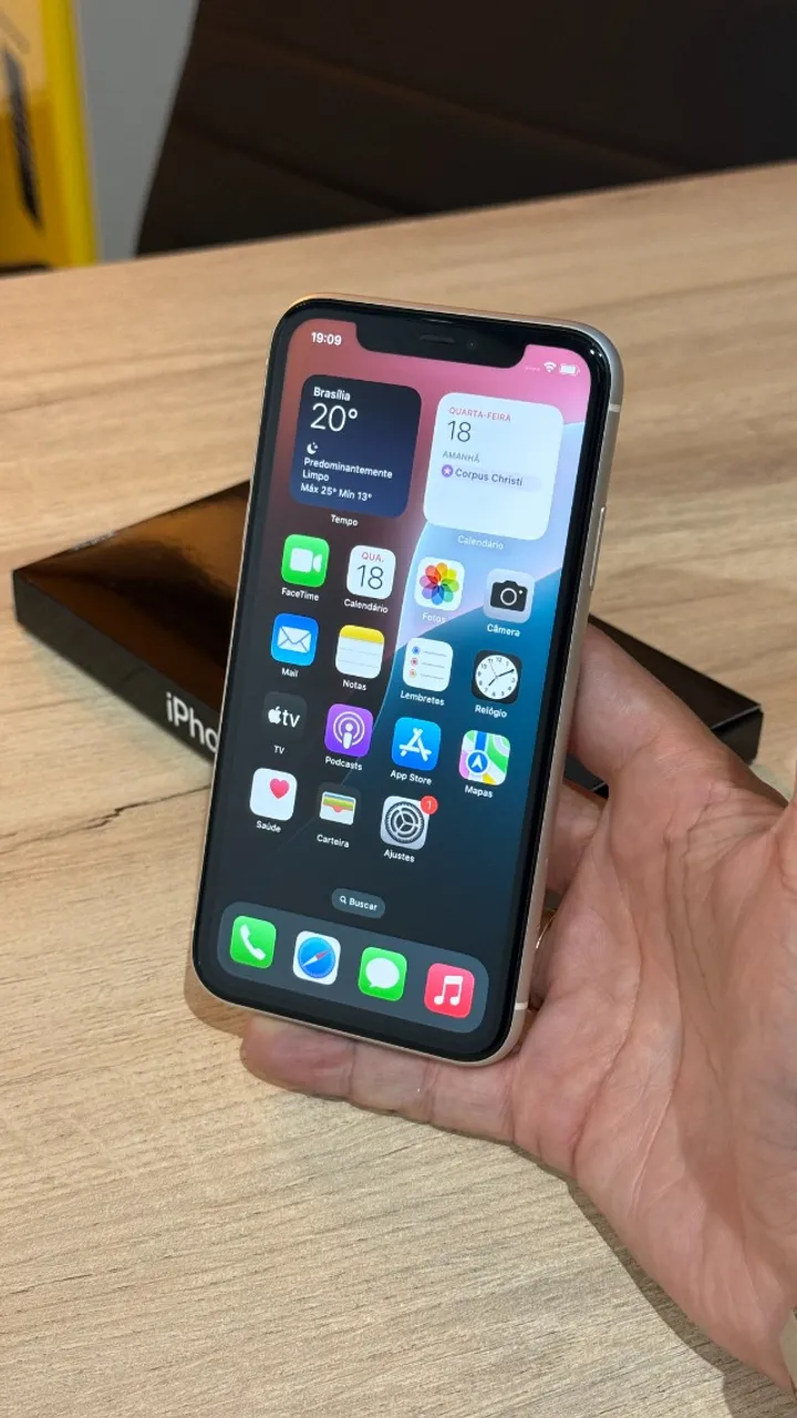 iPhone 11 64GB Branco - Com 3 meses de garantia! Até 12x no cartão! 64 GB