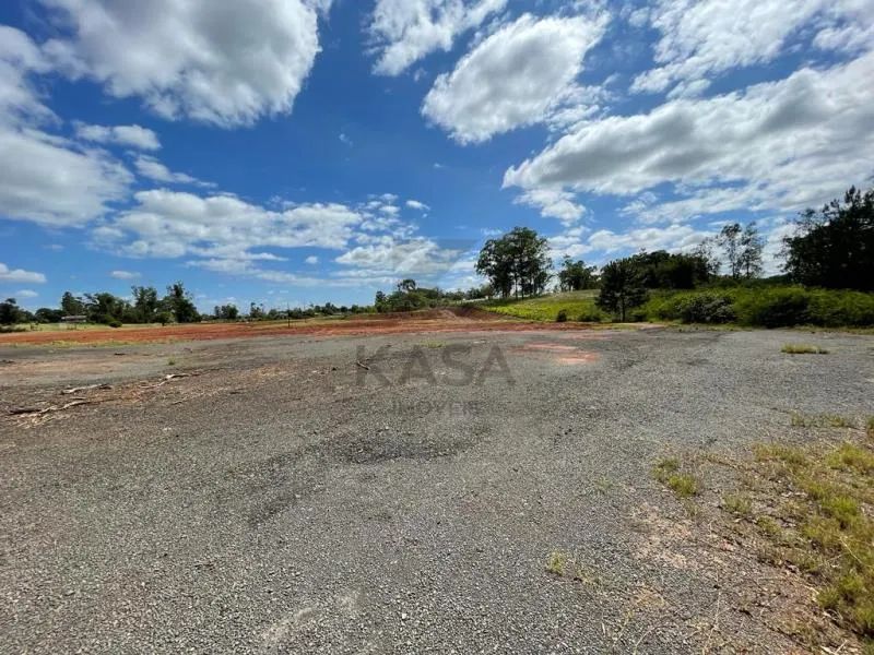 Terreno medindo aproximadamente 40.000m² de área total, próximo a Policia Rodoviária.... - Foto 3