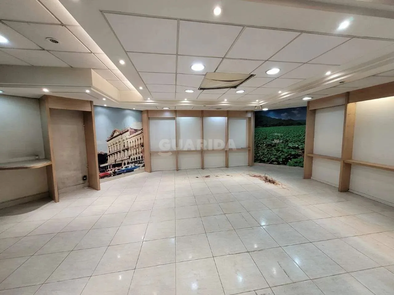 Loja comercial no bairro Centro Histórico - Porto Alegre/RS
