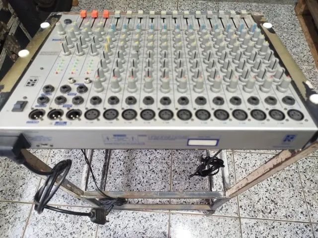 Staner BUX-12, mesa de som analógica com 12 canais.  - Foto 2