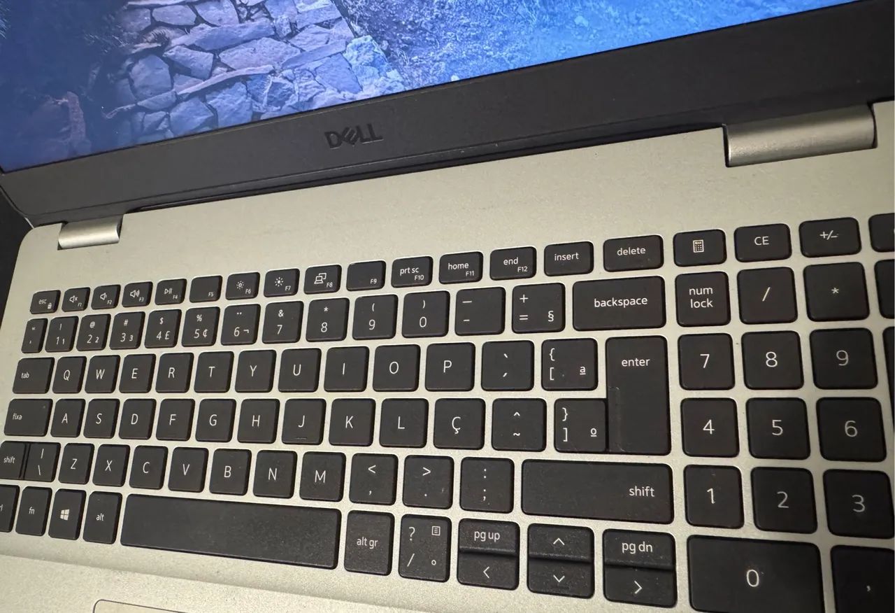 Notebook Dell - i5 11ª geração - placa de vídeo integrada - 8g ram - 256 SSD - Foto 3