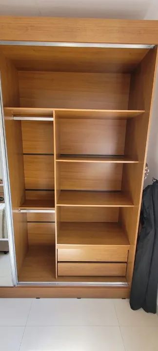 Guarda-roupa / Roupeiro com Espelho e 2 Portas de correr - usado - Foto 5